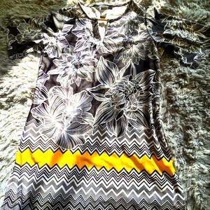 Floral Bar Neck Keyhole Tunic